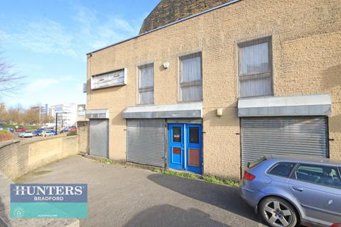 Property to rent, Albion Square, Bradford, West Yorkshire, BD5