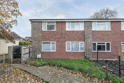 8a Johnsons Close, Carshalton, SM5 2LU