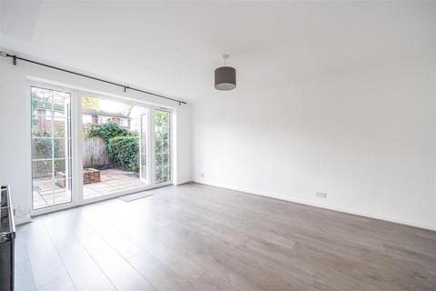 8a Johnsons Close, Carshalton, SM5 2LU
