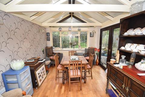 2 bedroom chalet for sale, Hopping Jacks Lane, Danbury