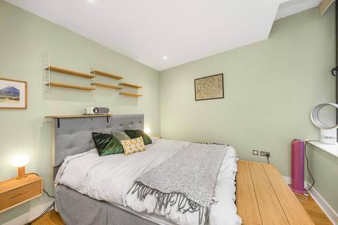 3 bedroom apartment to rent, Holloway Road, Islington, N7