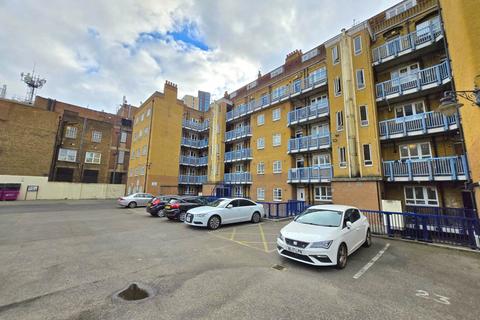 2 bedroom flat for sale, Dock Road, London, E14 8HB