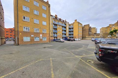 2 bedroom flat for sale, Dock Road, London, E14 8HB