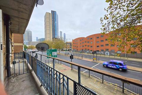 2 bedroom flat for sale, Dock Road, London, E14 8HB