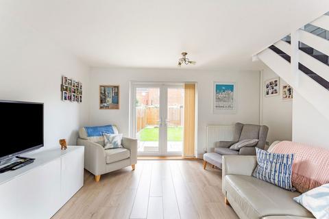 3 bedroom end of terrace house for sale, Globe Pond Road, London SE16