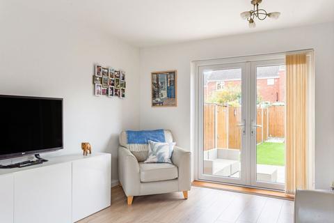 3 bedroom end of terrace house for sale, Globe Pond Road, London SE16