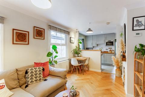 2 bedroom flat for sale, London SE13