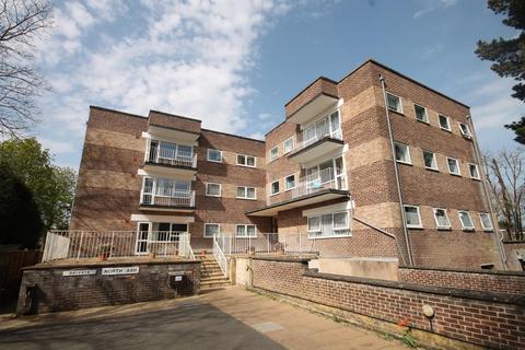 1 bedroom flat to rent, Hawthorn Close, Horsham