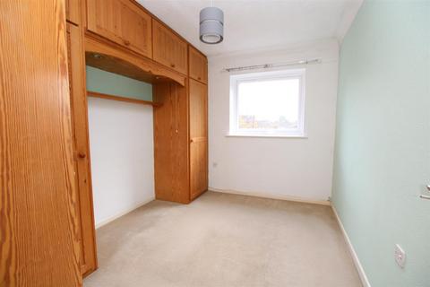 1 bedroom flat to rent, Hawthorn Close, Horsham