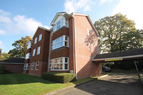 2 bedroom apartment to rent, Bowes Close, Horsham