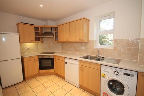 2 bedroom apartment to rent, Bowes Close, Horsham