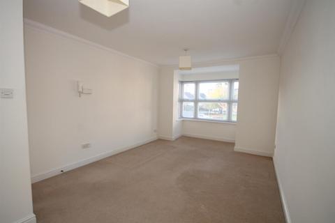 2 bedroom apartment to rent, Bowes Close, Horsham