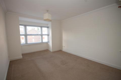 2 bedroom apartment to rent, Bowes Close, Horsham