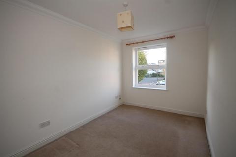 2 bedroom apartment to rent, Bowes Close, Horsham