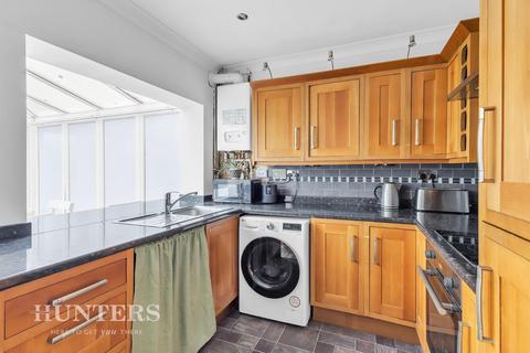 2 bedroom end of terrace house for sale, Whalley Avenue, Littleborough, OL15 9HT