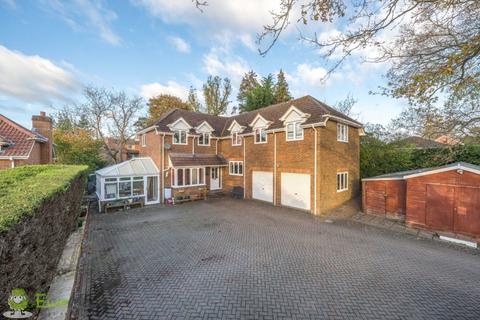 5 bedroom detached house for sale, Burney Bit, Tadley RG26