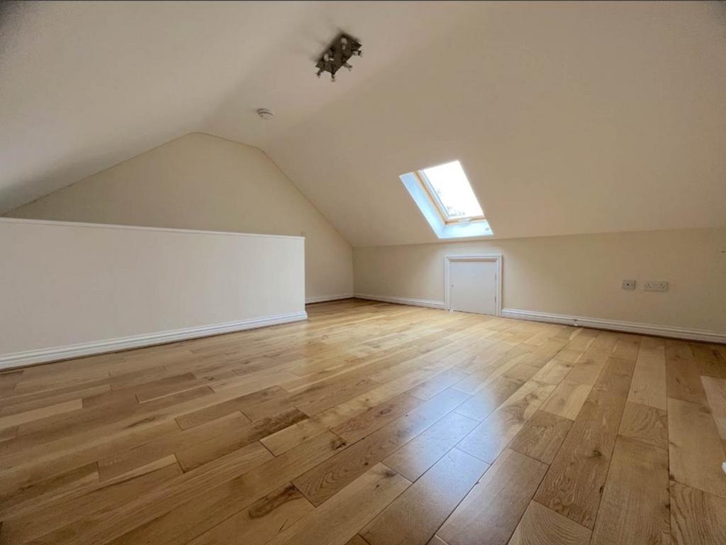 Attic Bedroom3