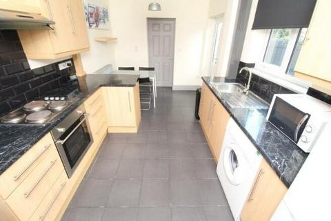 4 bedroom terraced house to rent, Holborn Avenue, Sneinton, Nottingham, NG2