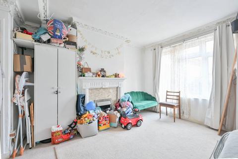 Studio for sale, Knowlden House, Cable Street, Shadwell, London, E1