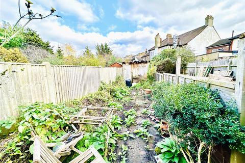 8 Cross Road, Croydon, CR0 6TA