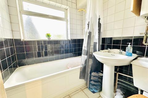 8 Cross Road, Croydon, CR0 6TA