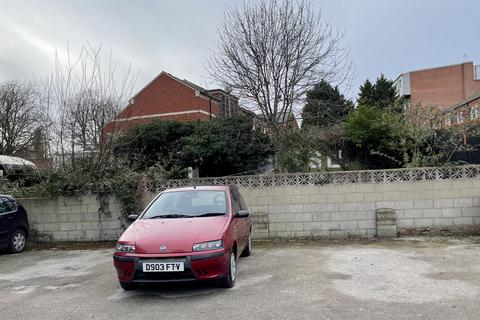 2 bedroom flat to rent, 42 Bennetthorpe, Doncaster DN2