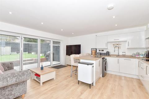 3 bedroom end of terrace house for sale, Derby Road, Maidstone, Kent