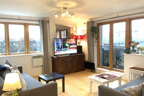 2 bedroom apartment to rent, Meath Crescent, London E2