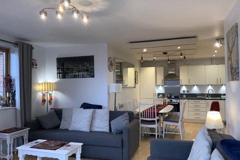 2 bedroom apartment to rent, Meath Crescent, London E2