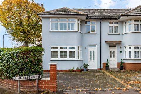 4 bedroom end of terrace house for sale, St. Nicholas Avenue, Hornchurch, RM12