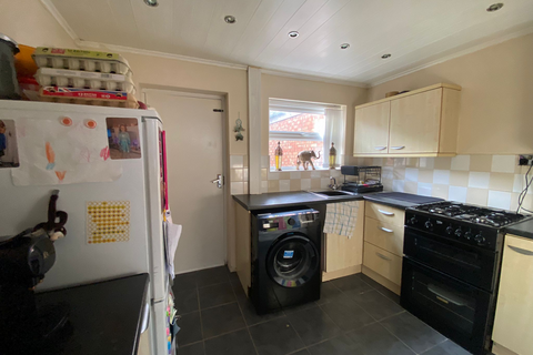 2 bedroom terraced house to rent, Romley Street, Liverpool L4