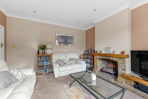 3 bedroom semi-detached house for sale, Elm Way, Worcester Park KT4