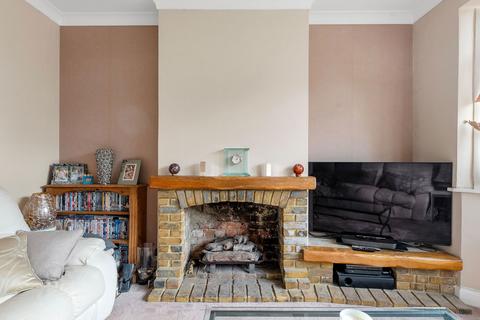 37 Elm Way, Worcester Park, KT4 8LT