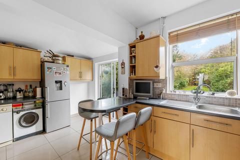 37 Elm Way, Worcester Park, KT4 8LT