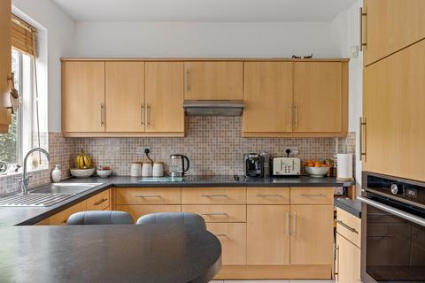 37 Elm Way, Worcester Park, KT4 8LT