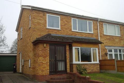 4 bedroom semi-detached house to rent, 17 Leigh Road