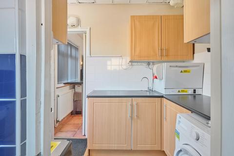 70 Quantock Road, Bristol, BS3 4PE