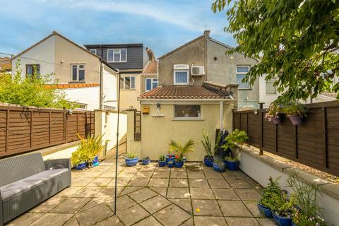 70 Quantock Road, Bristol, BS3 4PE