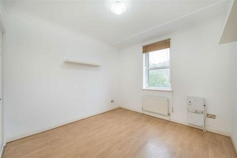 2 bedroom terraced house to rent, Eltham Road, London SE12