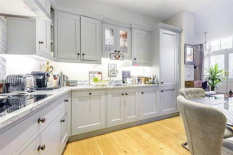 2 bedroom flat for sale, Kings Drive, Midhurst, West Sussex, GU29