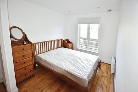 2 bedroom apartment to rent, Dorey House, Brentford Lock