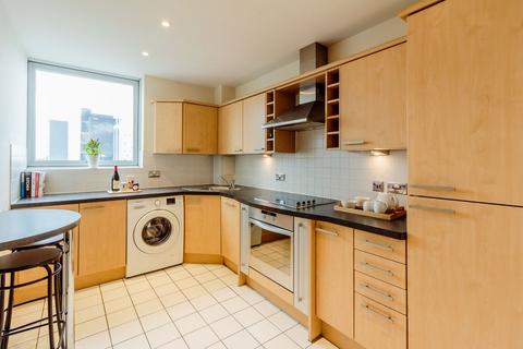 2 bedroom apartment to rent, Blackwall Way, London E14