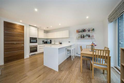 3 bedroom flat for sale, Saundby Lane, London SE3