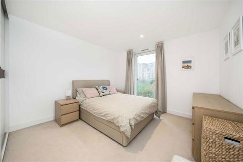 3 bedroom flat for sale, Saundby Lane, London SE3