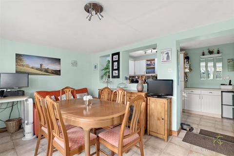 3 bedroom semi-detached house for sale, Wells Gardens, Broadway WR12