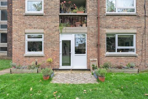 2 bedroom flat to rent, Elmwood Road, London, SE24