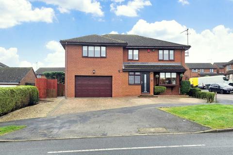 5 bedroom detached house for sale, Christchurch Drive, Daventry,  NN11 4TL