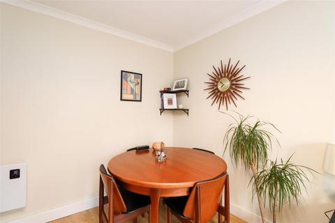 2 bedroom apartment for sale, Fleet Road, Fleet GU51