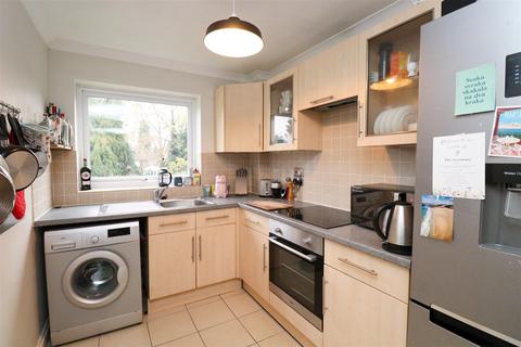 2 bedroom apartment for sale, Fleet Road, Fleet GU51