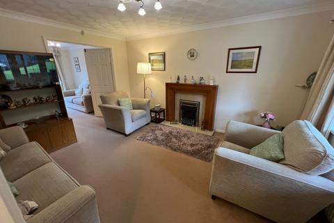 4 bedroom detached house for sale, Dinam Park Pentre - Pentre